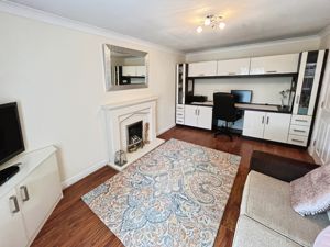 Lounge- click for photo gallery